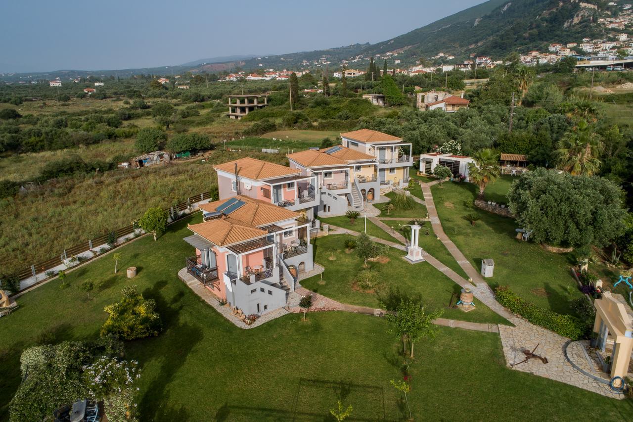 Ta Spitakia Tsarbopoulos Kyparissia Exterior foto